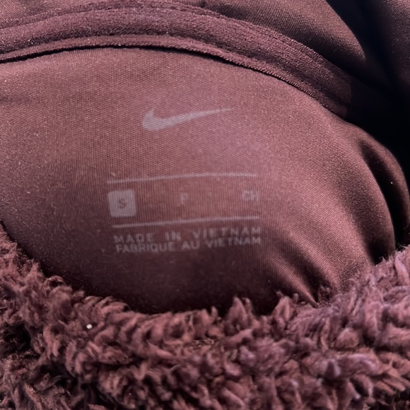 Nike plum Sherpa pullover - Picture 7 of 8